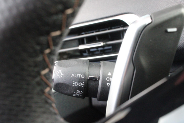 Peugeot 3008 1.2 Hybrid 145PK GT | 360° CAMERA | NAVIGATIE | ADAPTIVE CRUISE CONTROL | APPLE CARPLAY/ANDROID AUTO | CLIMATE CONTROL | 18" LICHTMETALEN VELGEN | DODEHOEK DETECTIE | KEYLESS ENTRY/START | FULL LED KOPLAMPEN | PARKEERSENSOREN VOOR EN ACHTER | DAB+ RADIO | LANE ASSIST |