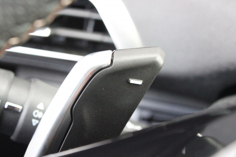 Peugeot 3008 1.2 Hybrid 145PK GT | 360° CAMERA | NAVIGATIE | ADAPTIVE CRUISE CONTROL | APPLE CARPLAY/ANDROID AUTO | CLIMATE CONTROL | 18" LICHTMETALEN VELGEN | DODEHOEK DETECTIE | KEYLESS ENTRY/START | FULL LED KOPLAMPEN | PARKEERSENSOREN VOOR EN ACHTER | DAB+ RADIO | LANE ASSIST |