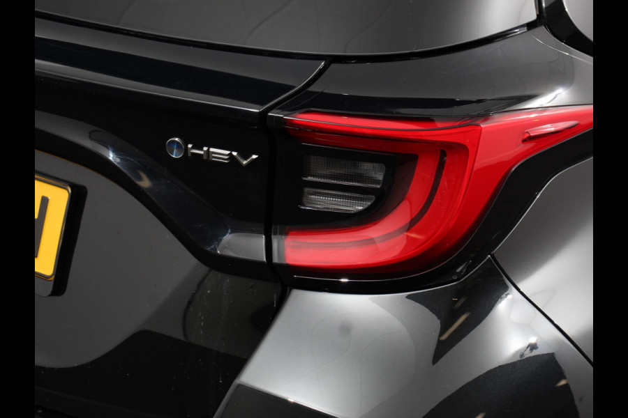 Toyota Yaris 1.5 Hybrid Dynamic Automaat | Climate control | Cruise control adaptive | LED | Achteruitrijcamera | Lane assist | Navigatie | Apple Carplay/ Android Auto |