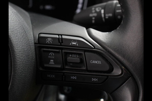 Toyota Yaris 1.5 Hybrid Dynamic Automaat | Climate control | Cruise control adaptive | LED | Achteruitrijcamera | Lane assist | Navigatie | Apple Carplay/ Android Auto |