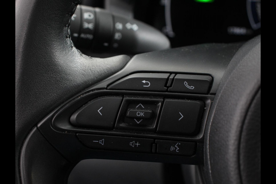 Toyota Yaris 1.5 Hybrid Dynamic Automaat | Climate control | Cruise control adaptive | LED | Achteruitrijcamera | Lane assist | Navigatie | Apple Carplay/ Android Auto |