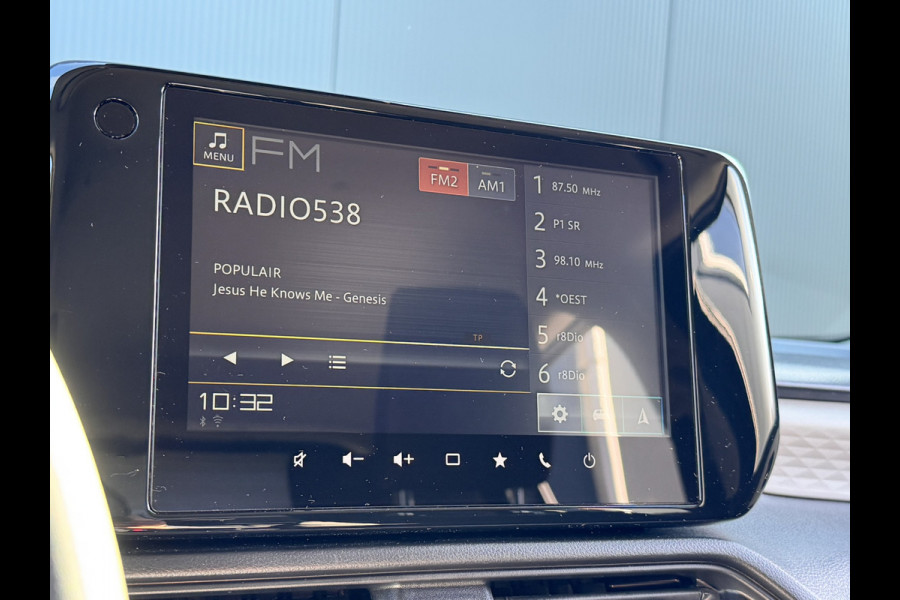 Suzuki Swift 1.2 Style Smart Hybrid | Camera | Parkeersensoren | Navigatie | Stoelverwarming | Apple Carplay/Android Auto | Cruise control