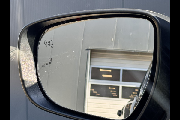 Suzuki Swift 1.2 Style Smart Hybrid | Camera | Parkeersensoren | Navigatie | Stoelverwarming | Apple Carplay/Android Auto | Cruise control