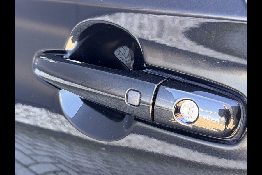 Suzuki Swift 1.2 Style Smart Hybrid | Camera | Parkeersensoren | Navigatie | Stoelverwarming | Apple Carplay/Android Auto | Cruise control