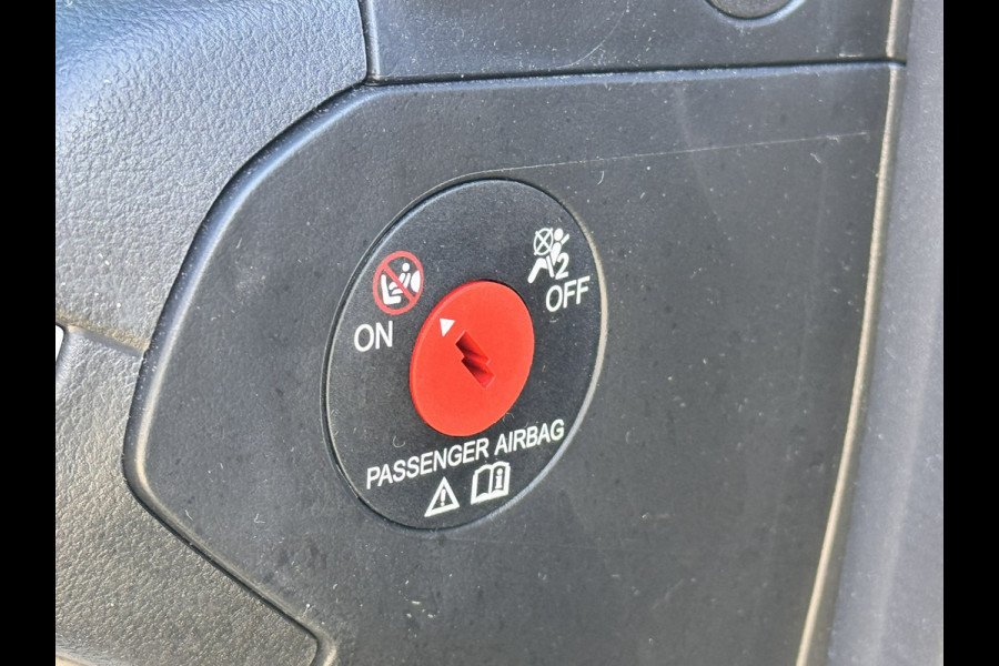 Suzuki Swift 1.2 Style Smart Hybrid | Camera | Parkeersensoren | Navigatie | Stoelverwarming | Apple Carplay/Android Auto | Cruise control