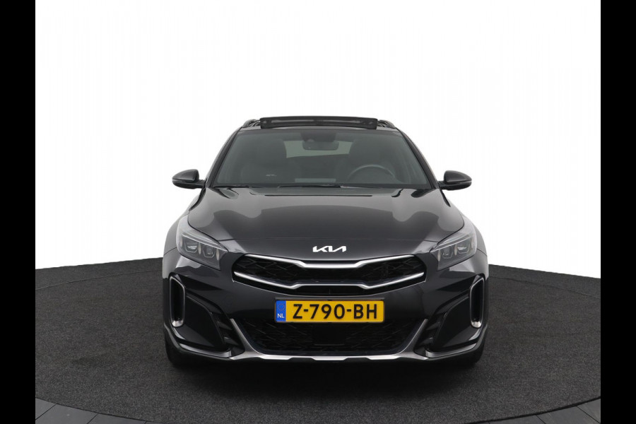 Kia Xceed 1.5 T-GDi GT-Line - Panorama dak - Stoel/Stuur verwarming - Navigatie - Climate Control - Achteruitrijcamera - Elektrische Achterklep - Fabrieksgarantie tot 03-2031