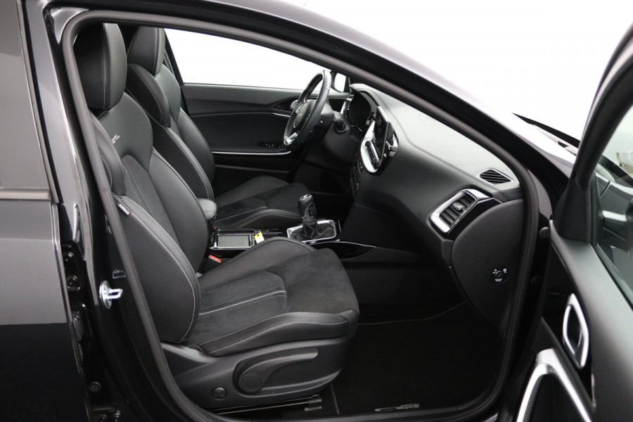 Kia Xceed 1.5 T-GDi GT-Line - Panorama dak - Stoel/Stuur verwarming - Navigatie - Climate Control - Achteruitrijcamera - Elektrische Achterklep - Fabrieksgarantie tot 03-2031