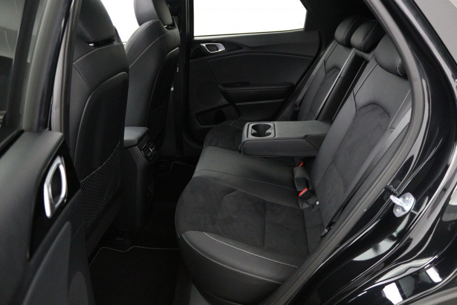 Kia Xceed 1.5 T-GDi GT-Line - Panorama dak - Stoel/Stuur verwarming - Navigatie - Climate Control - Achteruitrijcamera - Elektrische Achterklep - Fabrieksgarantie tot 03-2031