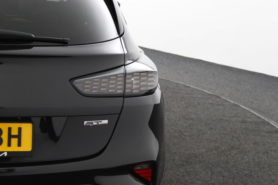 Kia Xceed 1.5 T-GDi GT-Line - Panorama dak - Stoel/Stuur verwarming - Navigatie - Climate Control - Achteruitrijcamera - Elektrische Achterklep - Fabrieksgarantie tot 03-2031