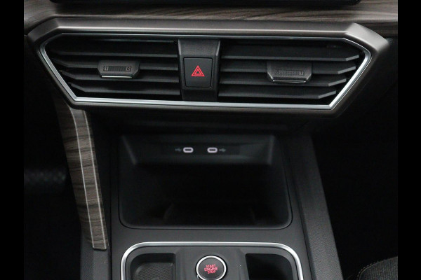Seat Leon 1.4 TSI eHybrid PHEV Xcellence | Stoel & stuurverwarming | Sfeerverlichting | Keyless | Navigatie | Park Assist | Cruise control | Digital Cockpit | Climate control | Plug In