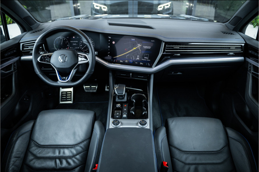 Volkswagen Touareg 3.0 TSi 4MOTION R - Panorama | Luchtvering | Elek. Trekhaak | Memory | 360 Camera