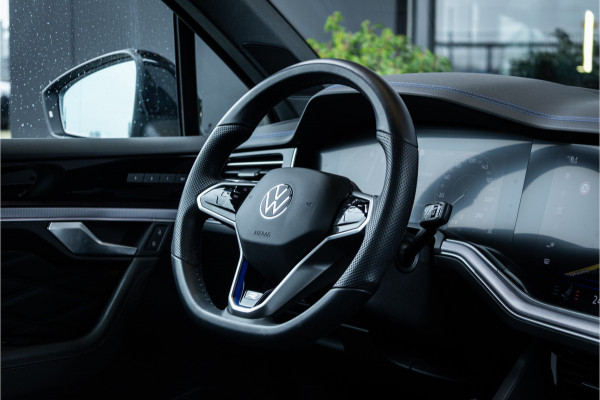 Volkswagen Touareg 3.0 TSi 4MOTION R - Panorama | Luchtvering | Elek. Trekhaak | Memory | 360 Camera