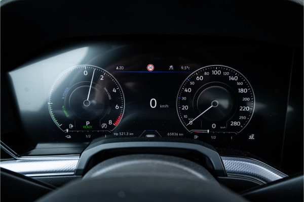 Volkswagen Touareg 3.0 TSi 4MOTION R - Panorama | Luchtvering | Elek. Trekhaak | Memory | 360 Camera