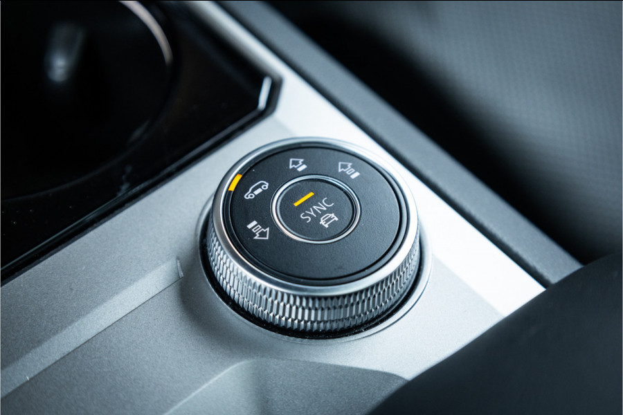 Volkswagen Touareg 3.0 TSi 4MOTION R - Panorama | Luchtvering | Elek. Trekhaak | Memory | 360 Camera