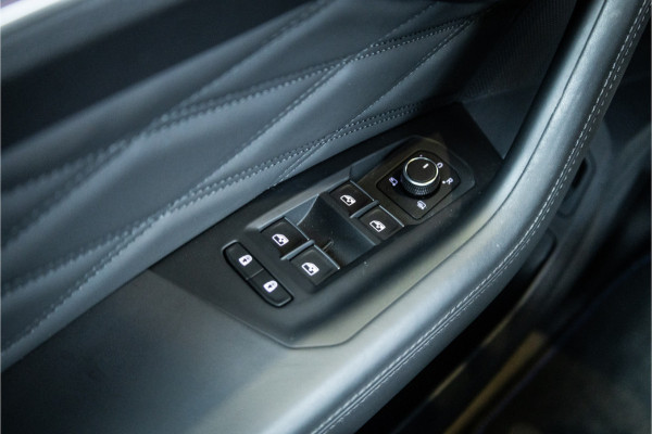 Volkswagen Touareg 3.0 TSi 4MOTION R - Panorama | Luchtvering | Elek. Trekhaak | Memory | 360 Camera