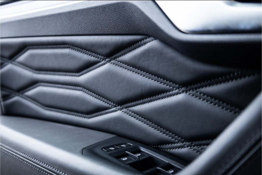 Volkswagen Touareg 3.0 TSi 4MOTION R - Panorama | Luchtvering | Elek. Trekhaak | Memory | 360 Camera