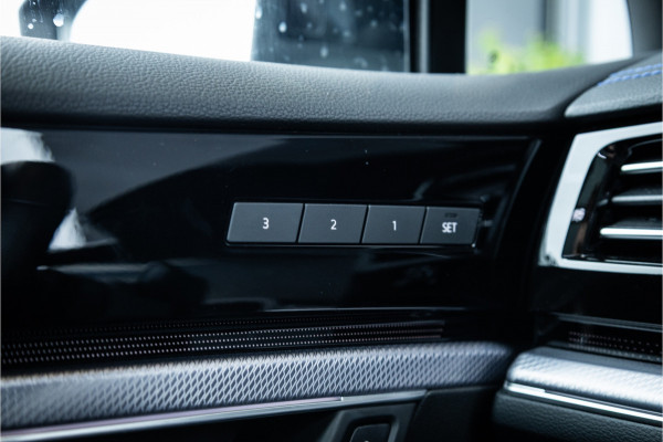 Volkswagen Touareg 3.0 TSi 4MOTION R - Panorama | Luchtvering | Elek. Trekhaak | Memory | 360 Camera