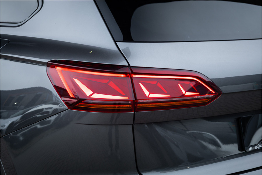 Volkswagen Touareg 3.0 TSi 4MOTION R - Panorama | Luchtvering | Elek. Trekhaak | Memory | 360 Camera