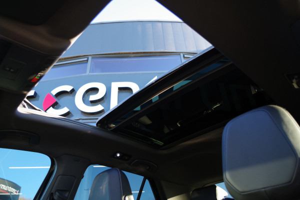 Volkswagen T-Roc 1.5 TSI R-Line Automaat Business+, Panoramadak, Leder, Carplay, Camera,