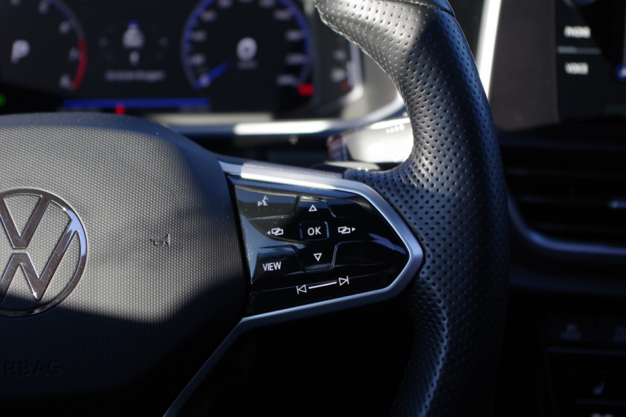 Volkswagen T-Roc 1.5 TSI R-Line Automaat Business+, Panoramadak, Leder, Carplay, Camera,