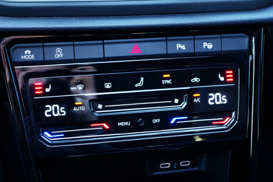 Volkswagen T-Roc 1.5 TSI R-Line Automaat Business+, Panoramadak, Leder, Carplay, Camera,