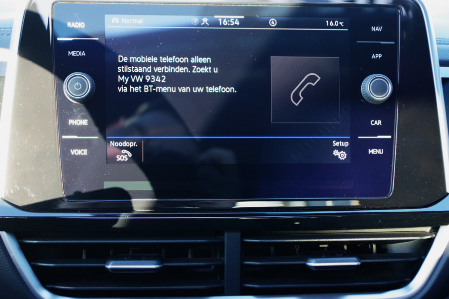 Volkswagen T-Roc 1.5 TSI R-Line Automaat Business+, Panoramadak, Leder, Carplay, Camera,