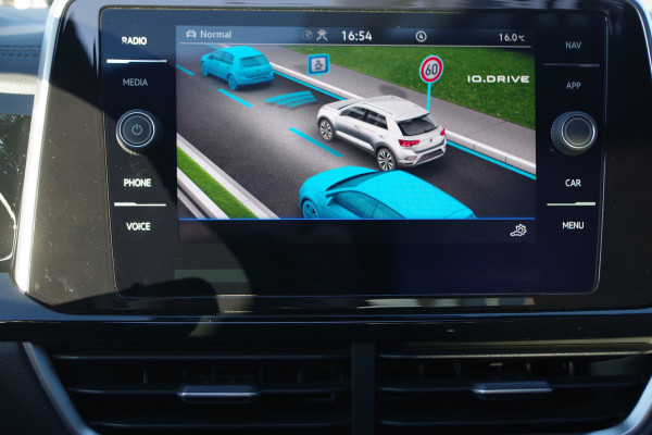 Volkswagen T-Roc 1.5 TSI R-Line Automaat Business+, Panoramadak, Leder, Carplay, Camera,