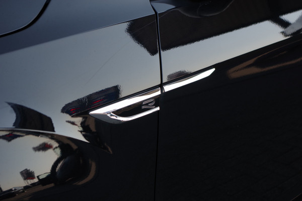 Volkswagen T-Roc 1.5 TSI R-Line Automaat Business+, Panoramadak, Leder, Carplay, Camera,