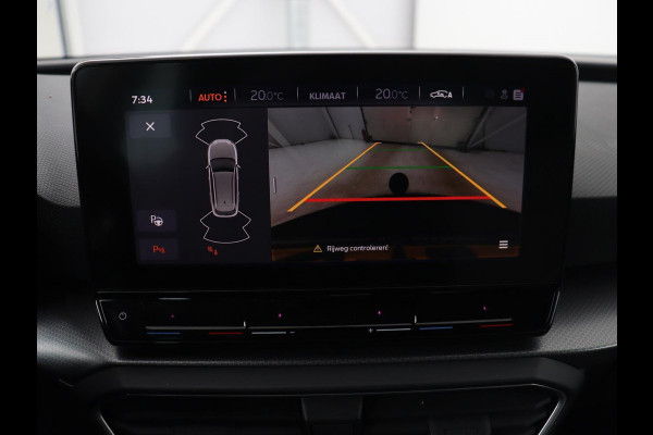 Seat Leon 1.5 eTSI Style Launch Edition | Trekhaak | Adaptive cruise | Camera | Carplay | Navigatie | DAB | Parkeerhulp | Digital Cockpit | Climate control | Bluetooth