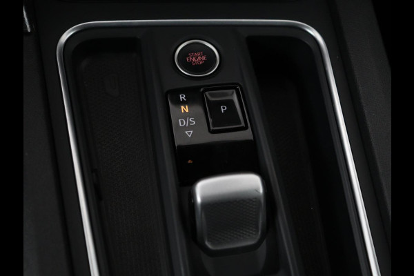 Seat Leon 1.5 eTSI Style Launch Edition | Trekhaak | Adaptive cruise | Camera | Carplay | Navigatie | DAB | Parkeerhulp | Digital Cockpit | Climate control | Bluetooth