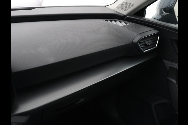 Seat Leon 1.5 eTSI Style Launch Edition | Trekhaak | Adaptive cruise | Camera | Carplay | Navigatie | DAB | Parkeerhulp | Digital Cockpit | Climate control | Bluetooth