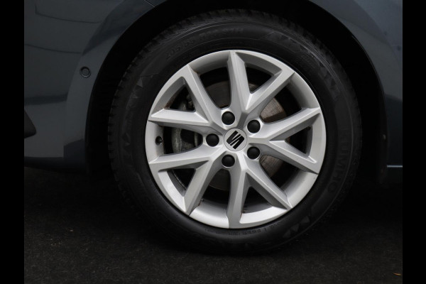 Seat Leon 1.5 eTSI Style Launch Edition | Trekhaak | Adaptive cruise | Camera | Carplay | Navigatie | DAB | Parkeerhulp | Digital Cockpit | Climate control | Bluetooth