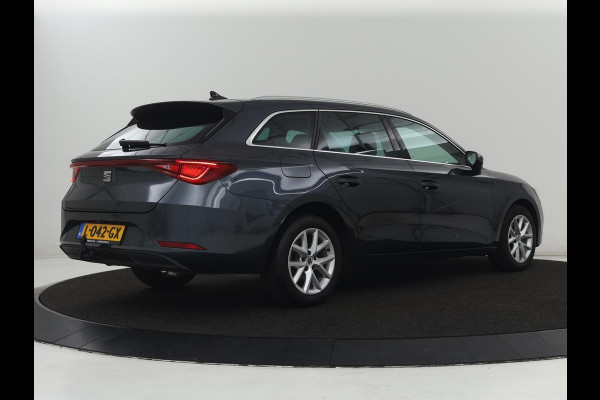 Seat Leon 1.5 eTSI Style Launch Edition | Trekhaak | Adaptive cruise | Camera | Carplay | Navigatie | DAB | Parkeerhulp | Digital Cockpit | Climate control | Bluetooth