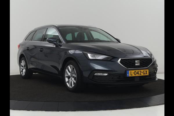 Seat Leon 1.5 eTSI Style Launch Edition | Trekhaak | Adaptive cruise | Camera | Carplay | Navigatie | DAB | Parkeerhulp | Digital Cockpit | Climate control | Bluetooth