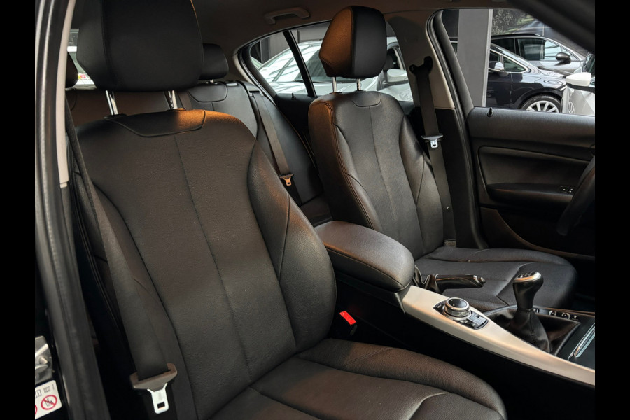 BMW 1-serie 116d Edition Sport Line Shadow Executive / Navigatie