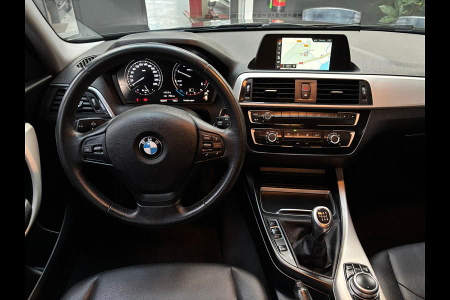 BMW 1-serie 116d Edition Sport Line Shadow Executive / Navigatie