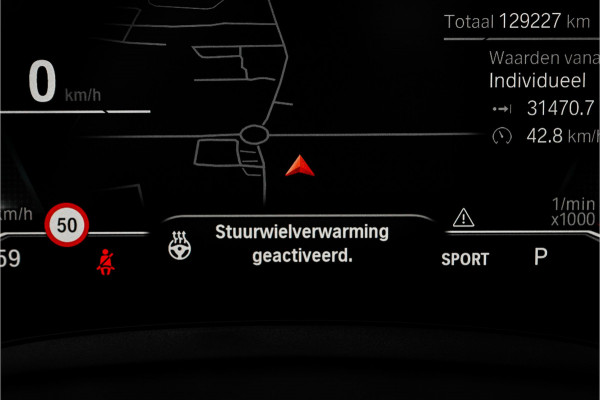 BMW 3 Serie Touring 330i High Executive Pano HUD ACC Trekhaak Stoel & Stuurverw