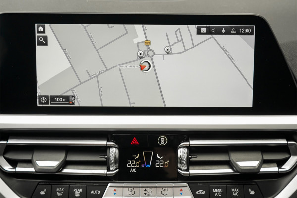 BMW 3 Serie Touring 330i High Executive Pano HUD ACC Trekhaak Stoel & Stuurverw