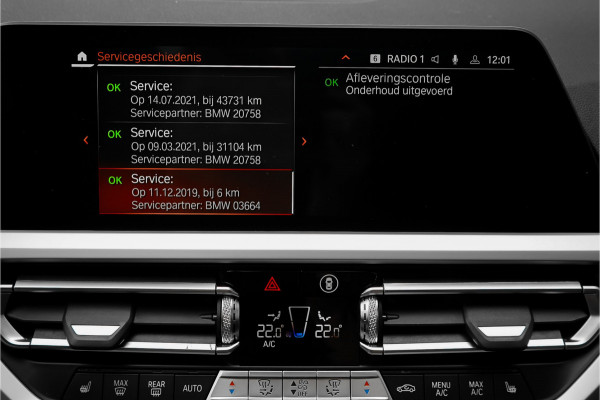 BMW 3 Serie Touring 330i High Executive Pano HUD ACC Trekhaak Stoel & Stuurverw