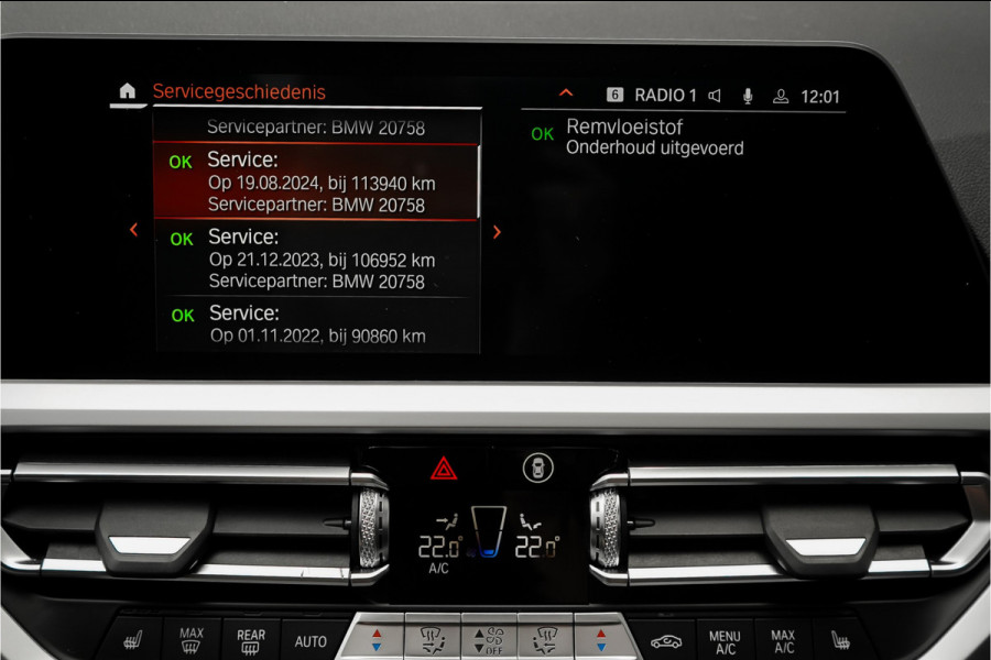 BMW 3 Serie Touring 330i High Executive Pano HUD ACC Trekhaak Stoel & Stuurverw