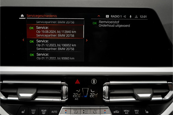 BMW 3 Serie Touring 330i High Executive Pano HUD ACC Trekhaak Stoel & Stuurverw