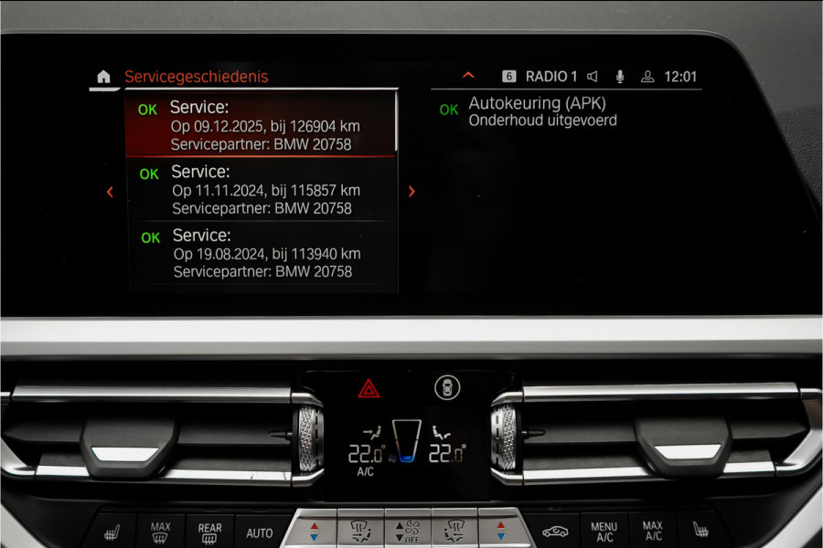 BMW 3 Serie Touring 330i High Executive Pano HUD ACC Trekhaak Stoel & Stuurverw