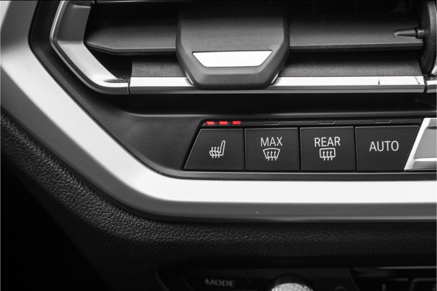 BMW 3 Serie Touring 330i High Executive Pano HUD ACC Trekhaak Stoel & Stuurverw