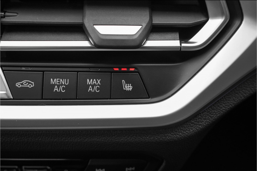 BMW 3 Serie Touring 330i High Executive Pano HUD ACC Trekhaak Stoel & Stuurverw