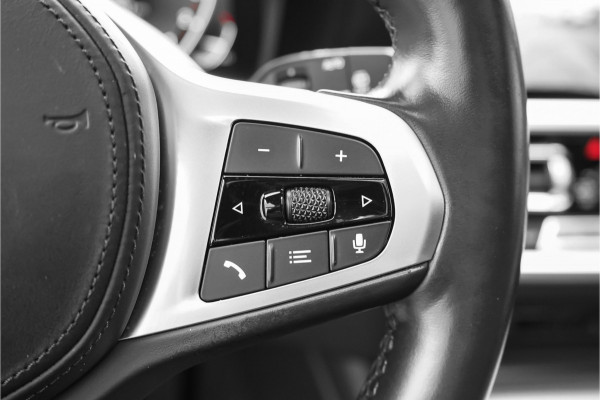 BMW 3 Serie Touring 330i High Executive Pano HUD ACC Trekhaak Stoel & Stuurverw