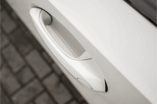 BMW 3 Serie Touring 330i High Executive Pano HUD ACC Trekhaak Stoel & Stuurverw