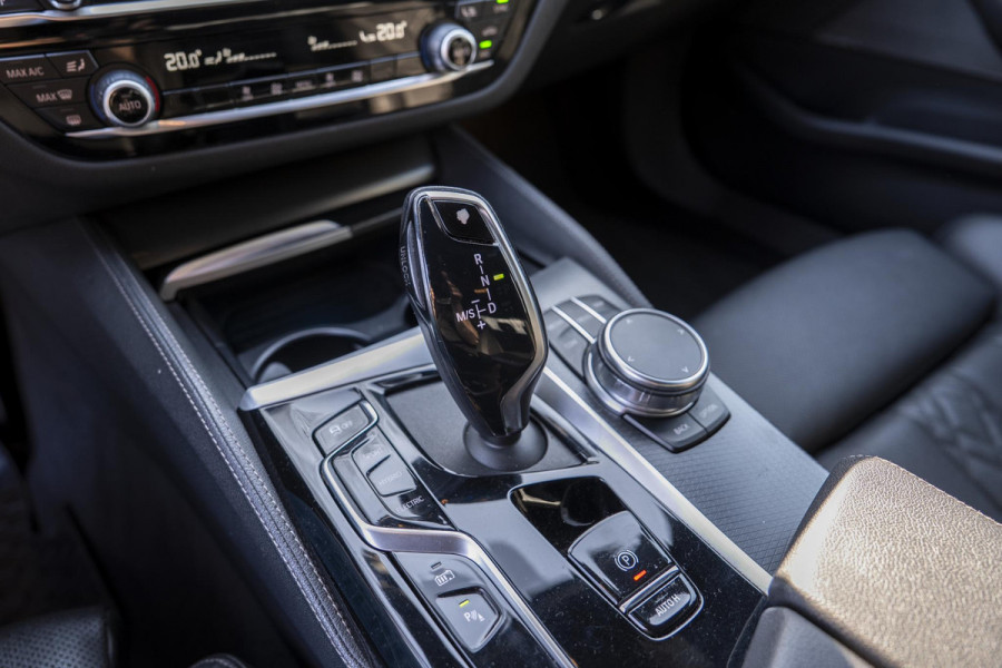 BMW 5 Serie 530e M-Sport | H&K | Leder | Carplay | Camera