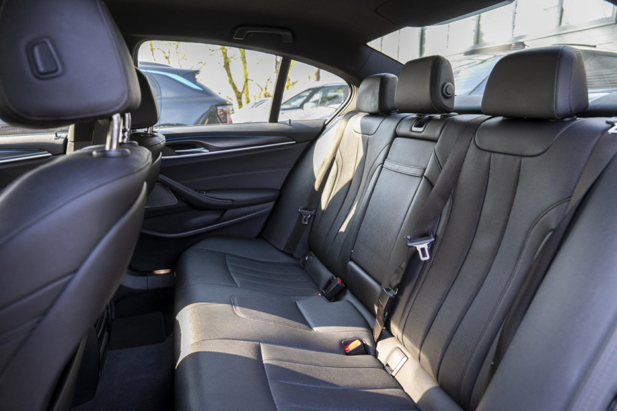 BMW 5 Serie 530e M-Sport | H&K | Leder | Carplay | Camera