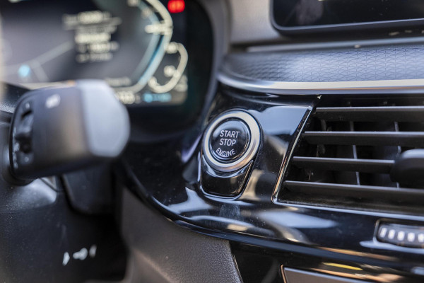 BMW 5 Serie 530e M-Sport | H&K | Leder | Carplay | Camera