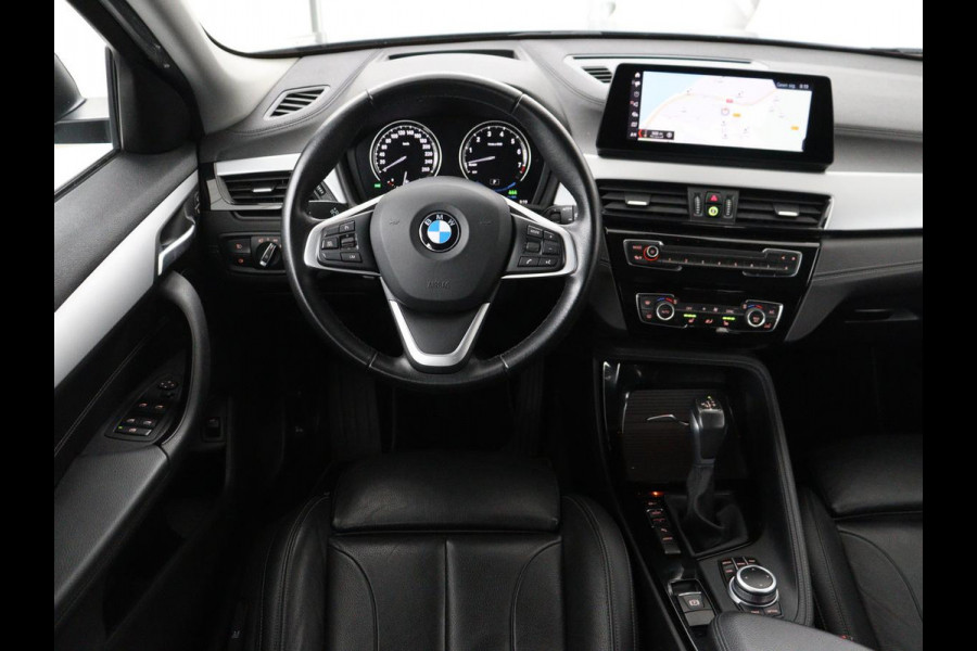 BMW X2 xDrive25e High Executive | Head-Up | Leder | Sportstoelen | Stoelverwarming | Park Assist | Navigatie | Full LED | Climate control | Bluetooth | Cruise control | Individual Storm Bay Metallic
